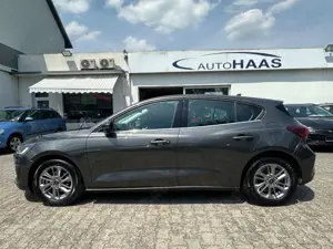 Ford Focus EcoBoost Hyb 4 Tkm !Titanium*CAM*ACC*SH+*