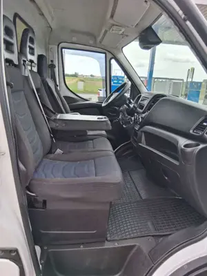 Iveco Daily 33 S 16SA8 V Bild 4