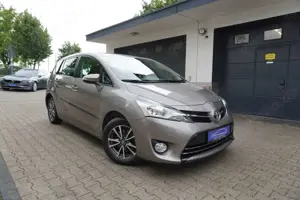 Toyota Verso 1.6 D-4D Comfort NAVI+KAMERA+AHK+ALU+TEMPOMAT