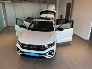 Volkswagen T-Roc 1.5 TSI R-Line Pano, Alarmanlage, LED-Matrix Bild 2