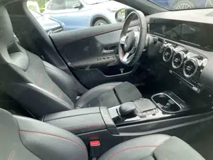 Mercedes-Benz CLA 200 d AMG LINE Night-Paket*19 AMG Alu* Bild 5