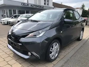 Toyota Aygo x-play touch