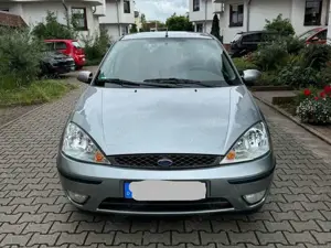 Ford Focus Ghia  vieles erneuert Bild 5