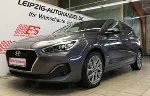 Hyundai i30 Passion + *LED*NAV*KAM*PDC*SHZ*GRA*APP*