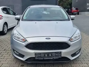 Ford Focus Focus Turnier Business/PDC/SHZ/Eu6/2.Ha/ZV Bild 2