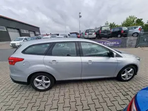 Ford Focus Focus Turnier Business/PDC/SHZ/Eu6/2.Ha/ZV Bild 4