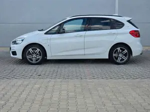 BMW 225 Active Tourer 225 xe Sport Line iPerformance Bild 4