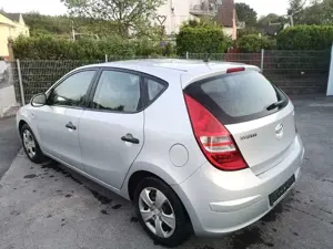 Hyundai i30 Edition+ (FD) Blue Bild 5