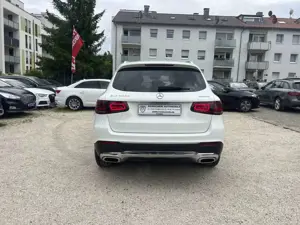 Mercedes-Benz GLC 400 d 4M AHK+HEAD-UP+MULTIBEAM+LEDER+KAMERA+TOTWINKEL Bild 4