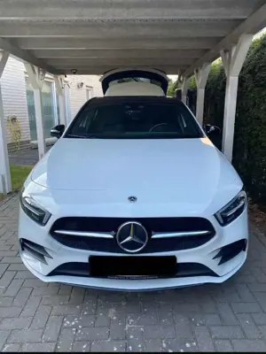 Mercedes-Benz A 250 e 8G-DCT AMG Line