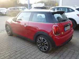 MINI Cooper S Mini 3-trg. Cooper SE Classic Trim Bild 4