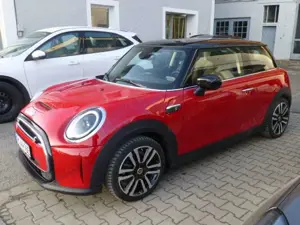 MINI Cooper S Mini 3-trg. Cooper SE Classic Trim Bild 3