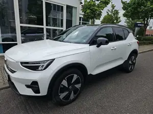Volvo XC40 AWD Plus Recharge Pure Electric