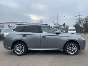 Mitsubishi Outlander ClearTec Intense 4WD 7-Sitzer Bild 3