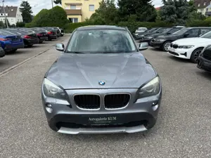 BMW X1 xDrive18d Aut / PANO / AHK / KLIMAAUT / STHZ Bild 2