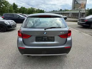 BMW X1 xDrive18d Aut / PANO / AHK / KLIMAAUT / STHZ Bild 5