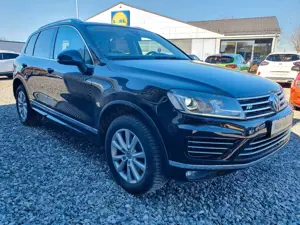 Volkswagen Touareg V8 TDI 4Motion R-Line Packet Navi AHK Bild 3