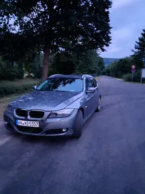 BMW 320 320d DPF Edition Lifestyle Bild 1