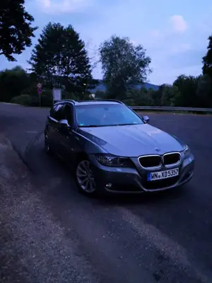 BMW 320 320d DPF Edition Lifestyle Bild 2