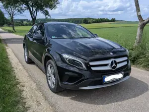 Mercedes-Benz GLA 220 d 4 Matic/Apple Car Player/Allrad/Rückfahr Kamera