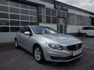 Volvo S60 Lim. D4 Geartr. Linje Bus.*1.HD*XEN*AHK*KAM*