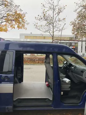 Volkswagen T5 Transporter Kombi-Mittelhochdach Bild 3