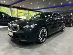 BMW 520 d Limousine /LEDER /HEAD-UP /360°KAM/ 20ZOLL