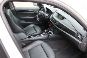 BMW X1 20 d xDrive AHK Leder Panoramadach Xenon x Line Al Bild 5