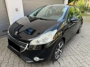 Peugeot 208 Allure 1.2 PureTech 110*Klima*Pano*Navi*LED*