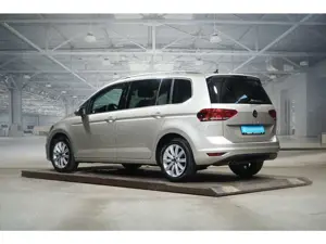 Volkswagen Touran Highline 2.0 TDI DSG AHK Kamera Navi Sitzhz Bild 2