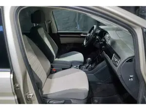 Volkswagen Touran Highline 2.0 TDI DSG AHK Kamera Navi Sitzhz Bild 5