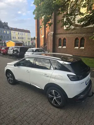 Peugeot 3008 Hybrid 225 e-EAT8 GT Bild 5