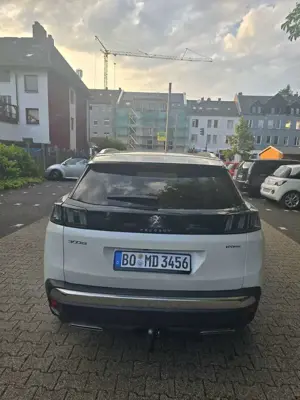 Peugeot 3008 Hybrid 225 e-EAT8 GT Bild 3