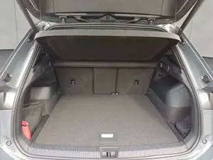 Volkswagen Tiguan 2,0 l TDI R-Line DSG Pano AHK Black Style Bild 4