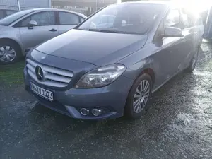 Mercedes-Benz B 220 CDI (BlueEFFICIENCY) 7G-DCT Automatic
