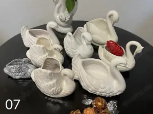 Porzellan, Dekoration, Schwäne, Schwan, Figuren, Keramik ca. 100 Stück Bild 9