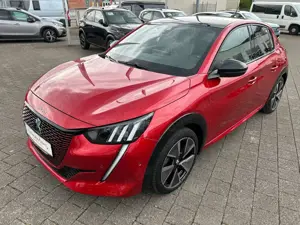 Peugeot e-208 GT Pack Elektromotor 136