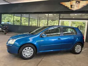 Volkswagen Golf V Lim. 5-Tür Tour KLIMA/TEMPOMAT/PDC Bild 2