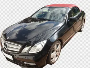 Schwarzes Mercedes-Benz Cabrio mit rotem Verdeck Bild 9