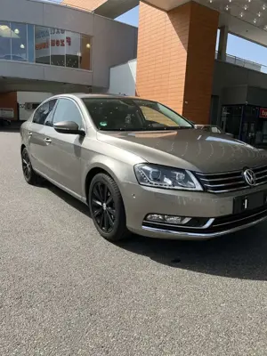 Volkswagen Passat Highline Bild 2