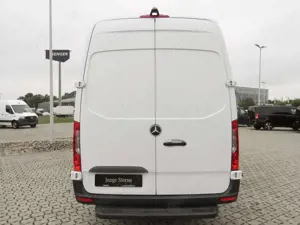 Mercedes-Benz Sprinter 317 CDI KA L3H2 MBUX 360°-Kamera Navi Bild 5