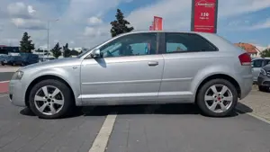 Audi A3 1.9 TDI Attraction / TÜV 03/27 / Klimaaut. Bild 2