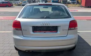 Audi A3 1.9 TDI Attraction / TÜV 03/27 / Klimaaut. Bild 4
