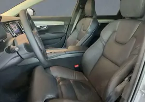 Volvo V90 B4 Kombi Plus Dark Leder AHK ALU 19 ZOLL Bild 5