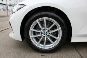 BMW 318 i/HEAD UP/1.H/SHADOW/HARMAN-KARDON/WIDESCREEN Bild 5