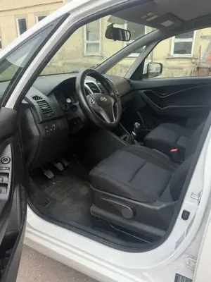 Hyundai iX20 1.4 CRDi TÜV bis 09/26 TOP Zustand Bild 2