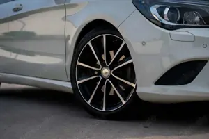 Mercedes-Benz CLA 200 CLA 200 7G-DCT Urban Bild 3