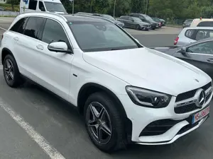 Mercedes-Benz GLC 300 GLC 300 e 4Matic 9G-TRONIC AMG Line Plus