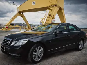 Mercedes-Benz E 300 E 300 BlueEFFICIENCY 7G-TRONIC Avantgarde