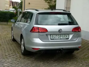 Volkswagen Golf VII Variant DSG AHK Navi TÜV 2027 +GARANTIE Bild 3